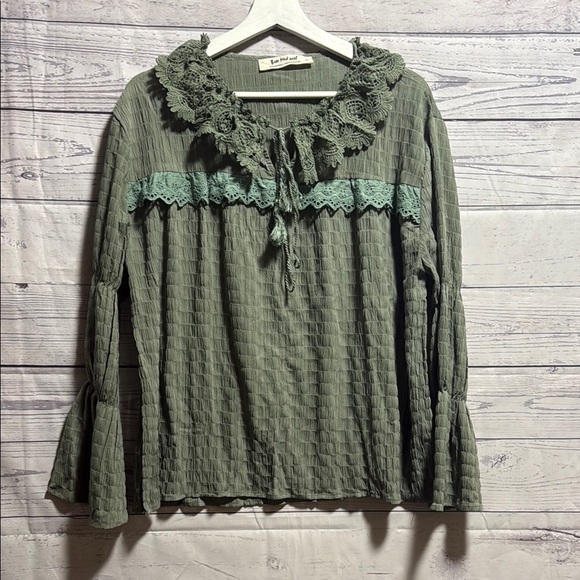 Three Bird Nest longsleeve blouse - Picture 1 of 5